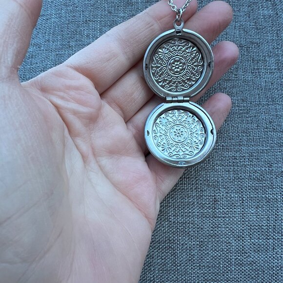 Starburst Stainless Steel Photo Locket Retro 50s Pinup Star - Picture 6 of 8